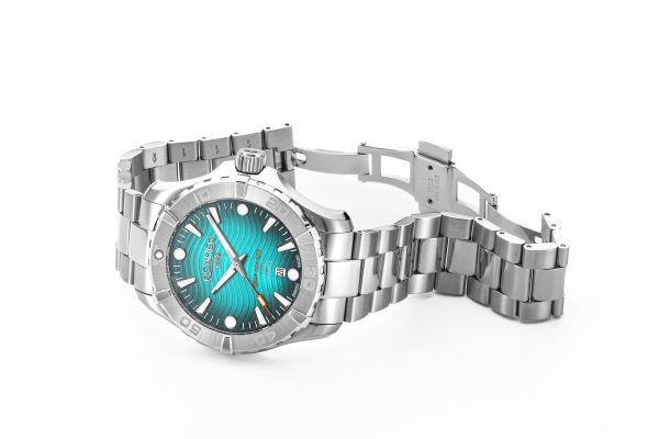 Deep Sea 200 43 mm Quartz Three-Hand Date Sky Blue Pattern Dial Silver