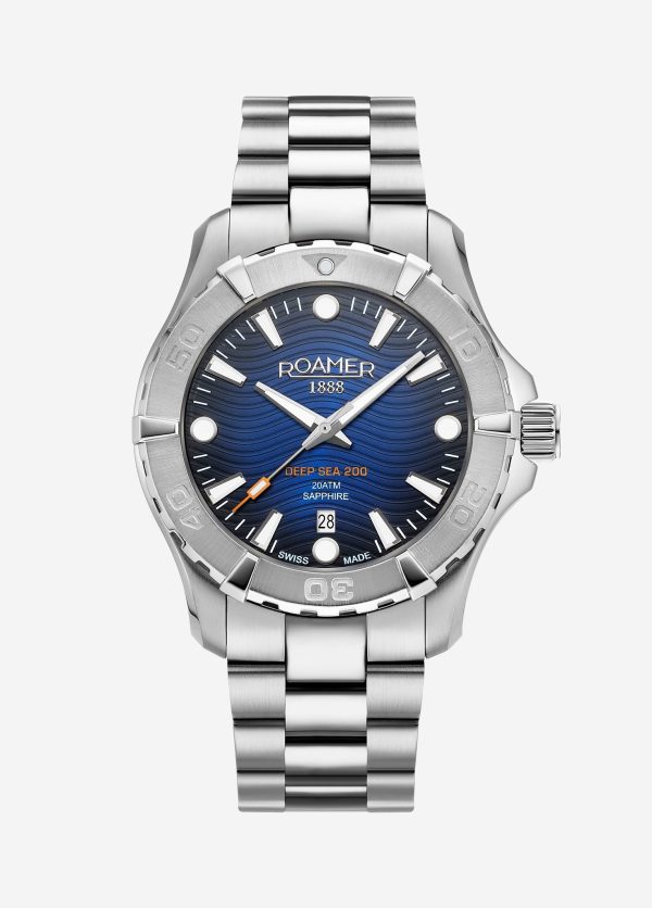 Deep Sea 200 43mm Quartz Three-Hand Date Blue Dial Silver Bracelet Sap