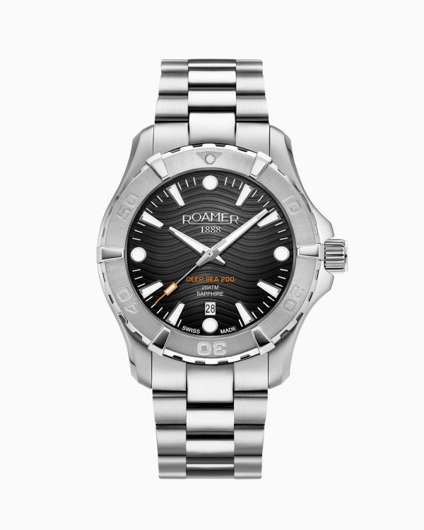 Deep Sea 200 43mm Quartz Three-Hand Date Black Dial Silver Bracelet Sa