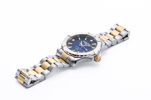 Deep Sea 200 43mm Quartz Three-Hand Date Blue Dial Two-Tone Bracelet S