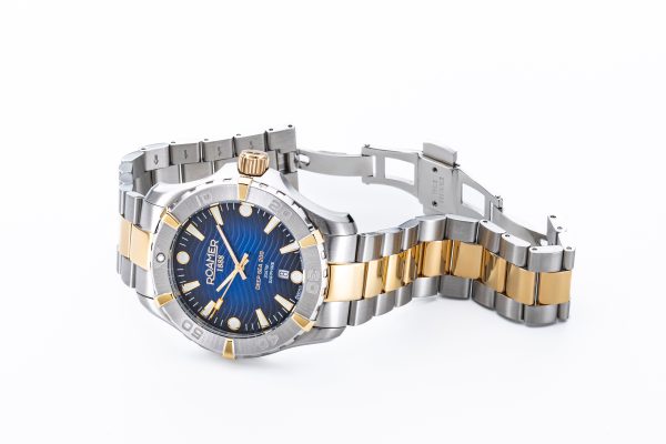 Deep Sea 200 43mm Quartz Three-Hand Date Blue Dial Two-Tone Bracelet S