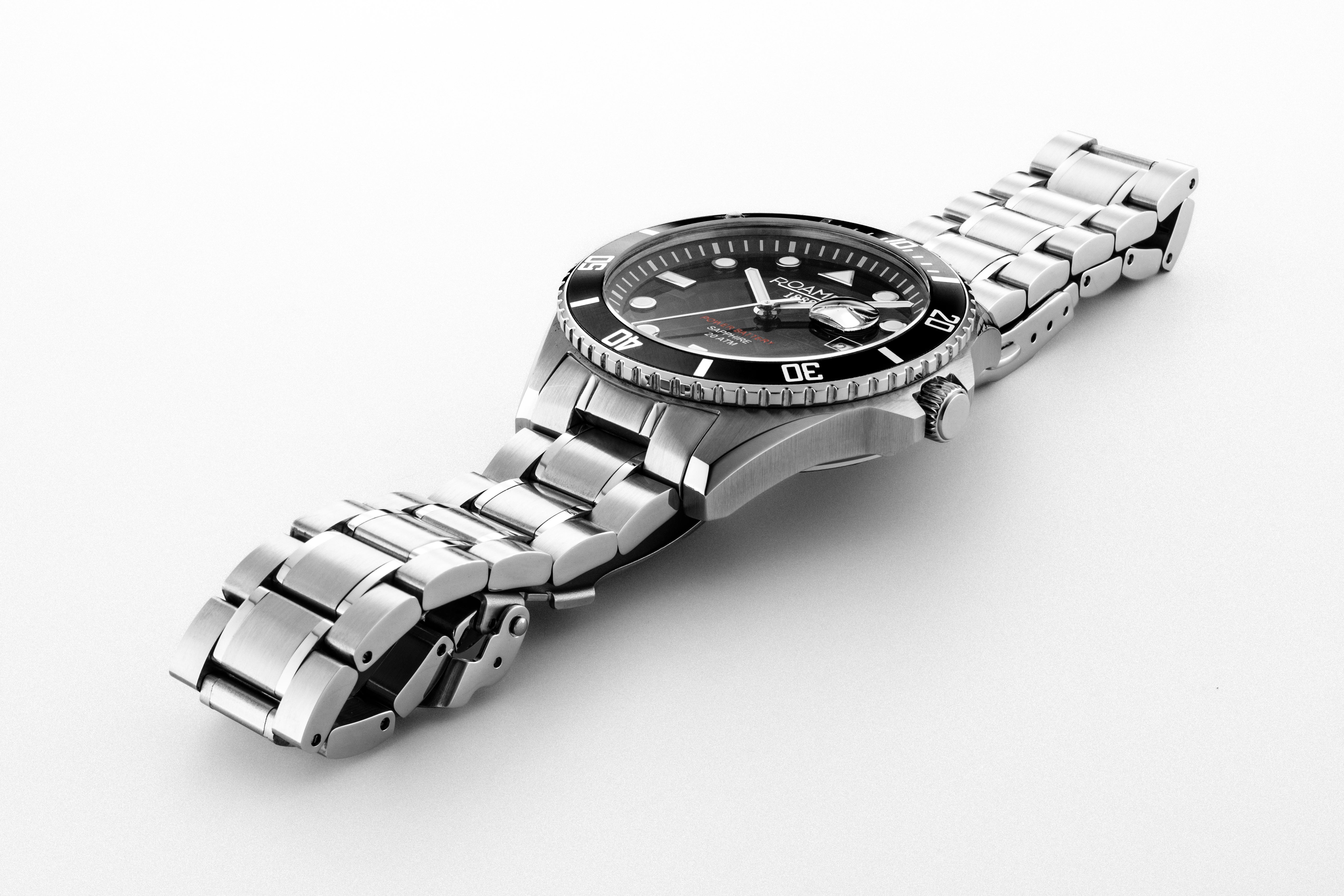 Pro Diver 200 43 mm Quartz Three-Hand Date Black Gradient Dial Silver