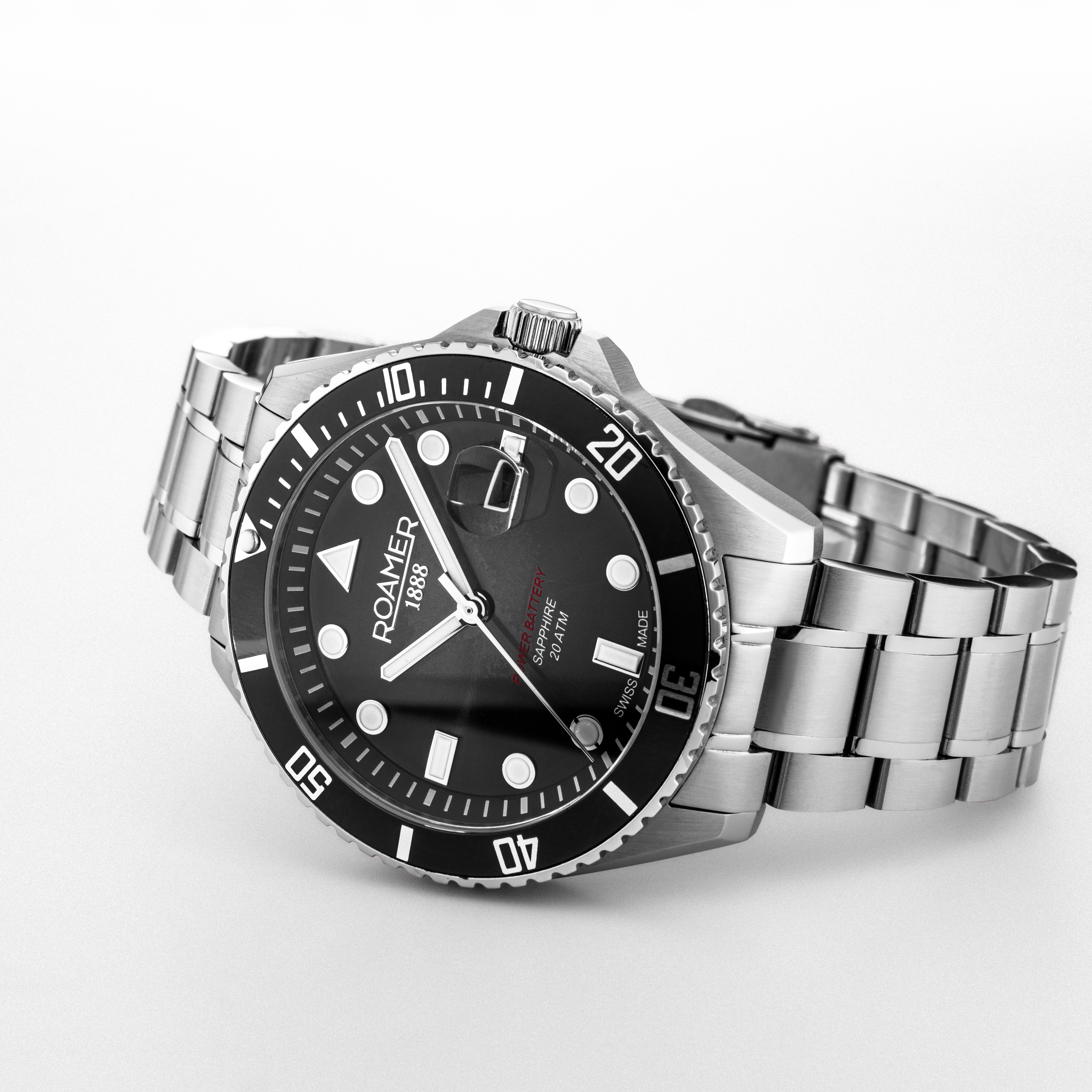 Pro Diver 200 43 mm Quartz Three-Hand Date Black Gradient Dial Silver