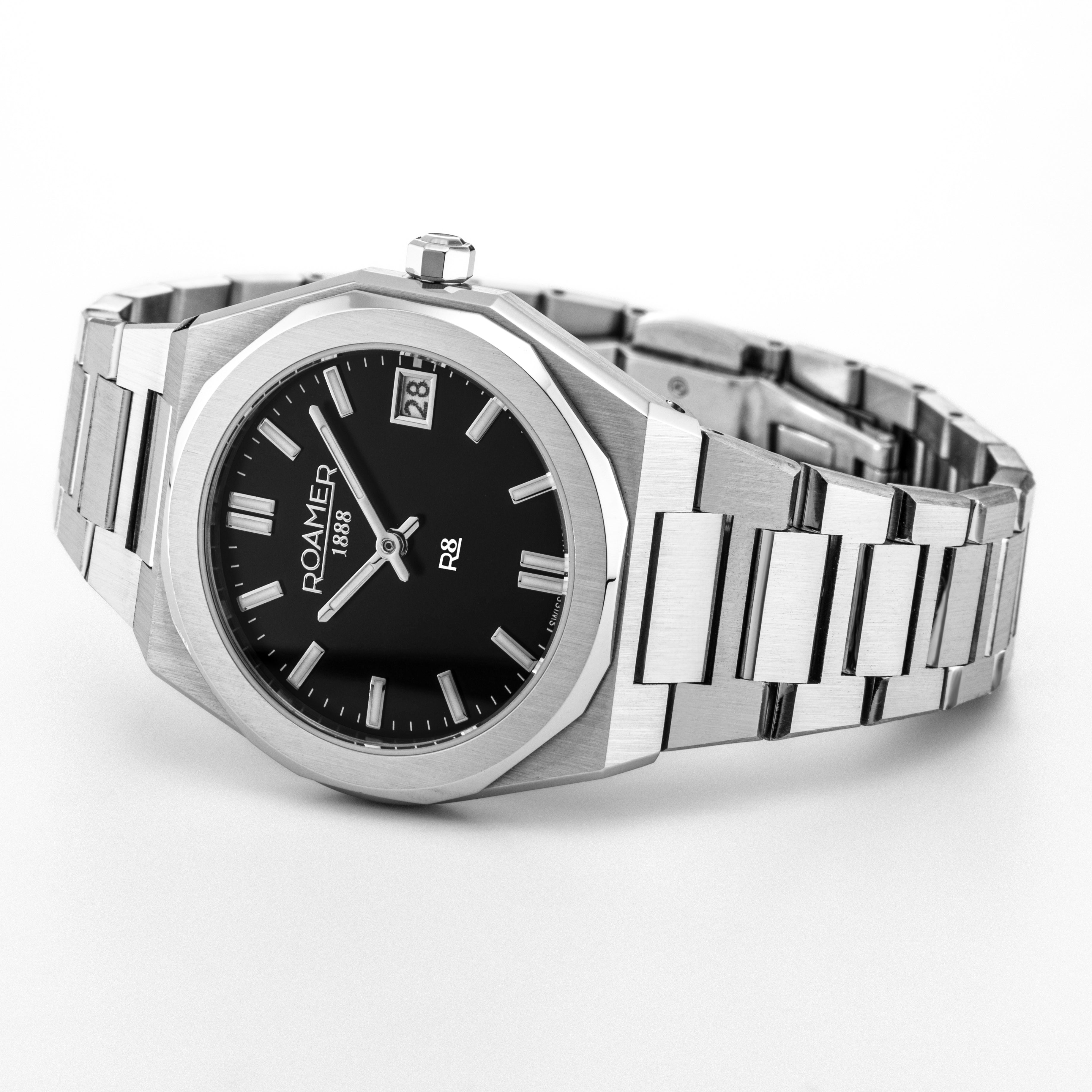 R8 Ladies 32.5mm Quartz Two-Hand Date Black Sunray Dial Silver Bracele