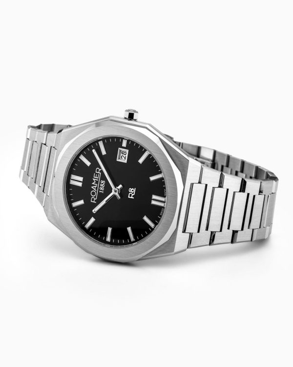 R8 Gents 41mm Quartz Three-Hand Date Black Sunray Dial Silver Bracelet