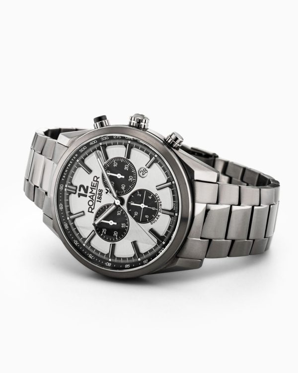 Helios Power 43.5mm Solar powered Chronograph Date Silver dial Gun col